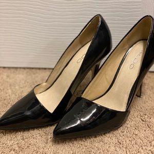 Black patent leather Aldo Romelia heels